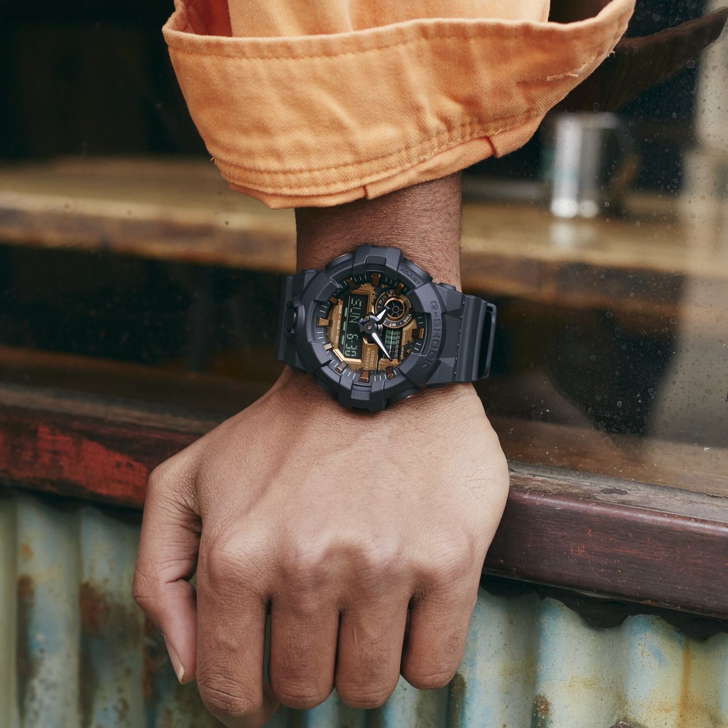 Casio Watch:ANALOG-DIGITAL GA-700 SERIES GA-700RC-1A